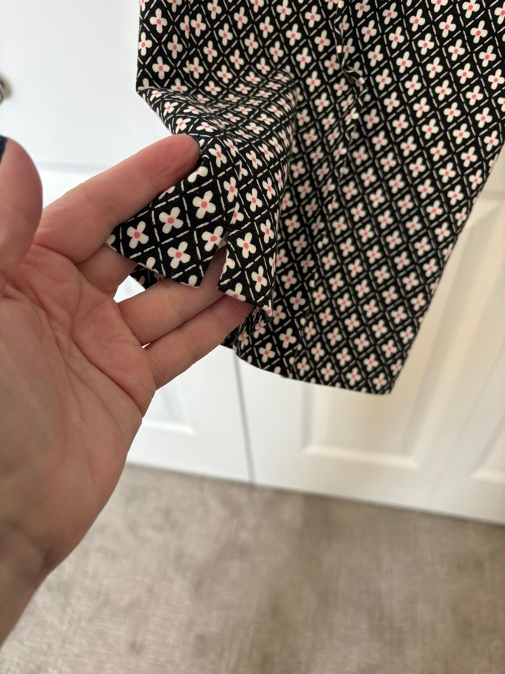 J. Jill Black and White Floral Geometric Pants EUC 🙌 - Picture 4 of 7